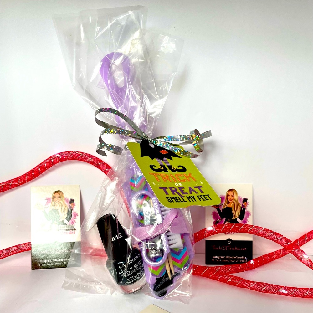 “Trick Or Treat Smell My Feet” pedicure package with nail polish and gift tag.
